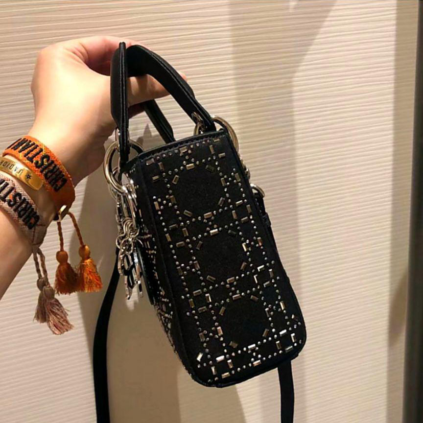 【直営買付】LADY ディオール スーパーコピー ミディアム ミニ ハンドバッグ M0500PRTC_M911