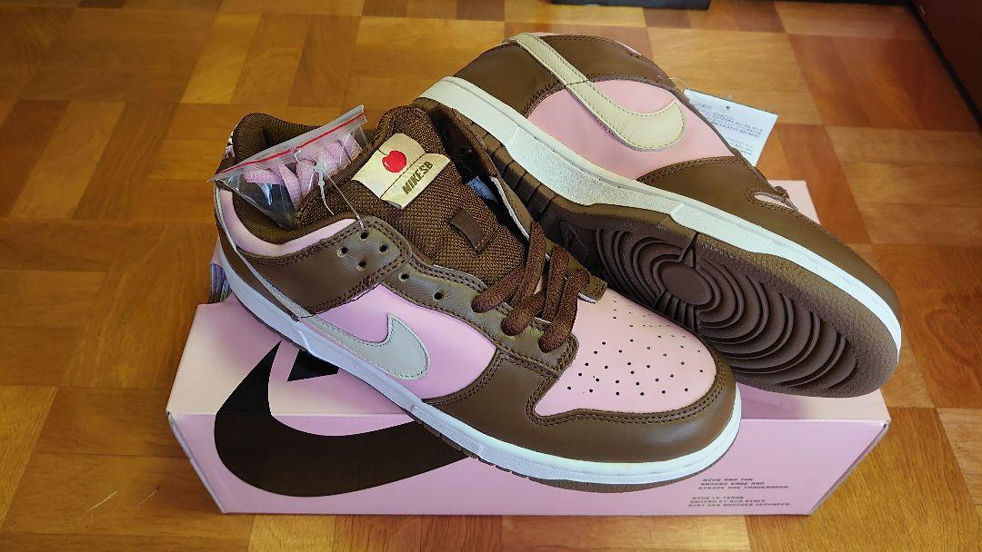入手困難レアコラボダンク！ナイキ SB x Stussy 偽物 Dunk Low Cherry 304292-671
