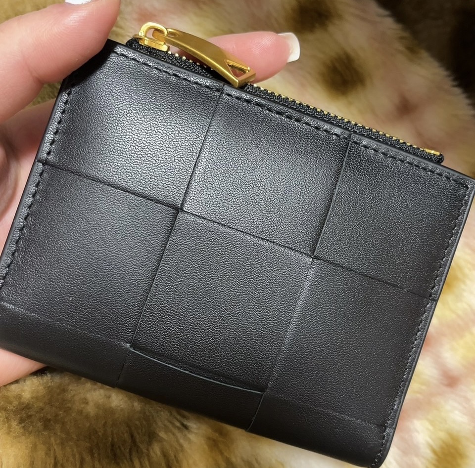 【ボッテガヴェネタ】★完売必須★コピー ミニウォレットWBV12
