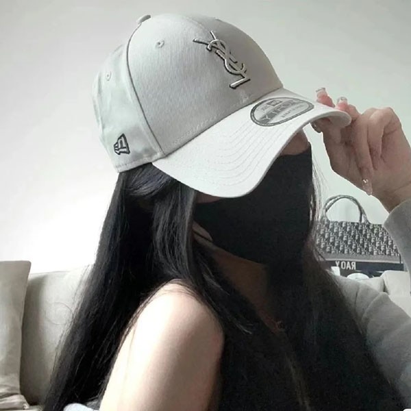 【かす 愛用】サンローラン×ニューエラ★YSLキャップ 偽物 687687YCL361000