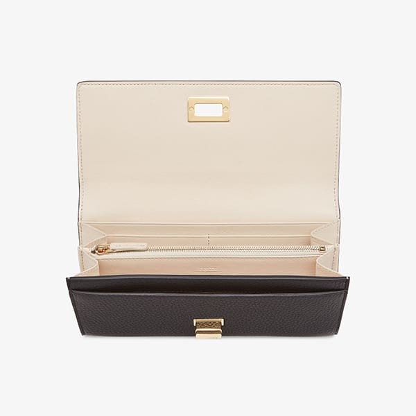 ☆超人気☆フェンディ ピーカブー コンチネンタル レザー ウォレット 偽物 4色 8M0427A91BF11IE