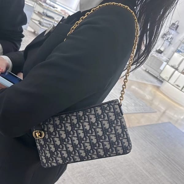 可愛いディオール 偽物 30 MONTAIGNE オブリーク ミニ ショルダーバッグ S2320UTZQ_M928