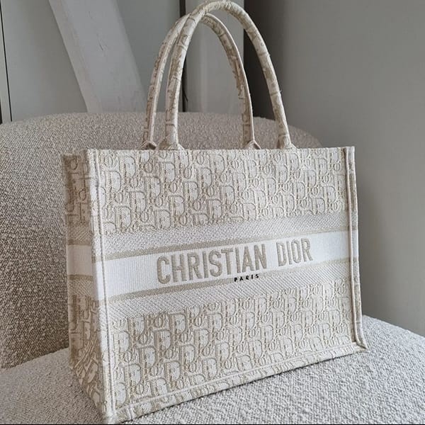 ディオール  BOOK TOTE コピー バッグ ミディアム M1296ZTQR_M981