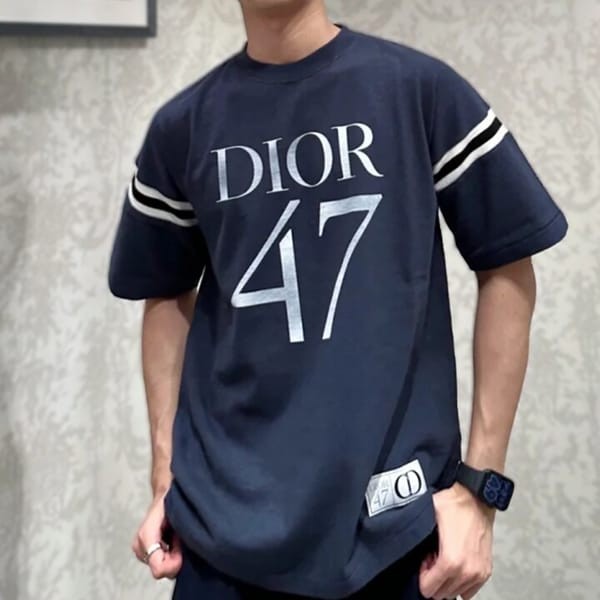 【即発】ディオール Tシャツ 偽物 半袖 コットン 1947ラベル 3色 413J640A0849_C580