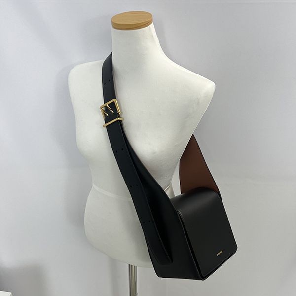 《大人気》【ジルサンダー】スモールレザーショルダーバッグ コピーロゴ☆J07WD0024