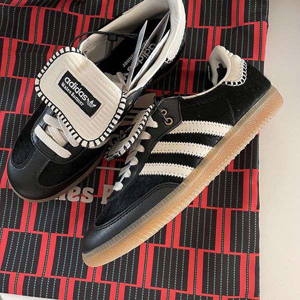 ウェールズボナー サンバ 偽物【アディダス x Wales Bonner】Pony Tonal Samba 偽物IE0580