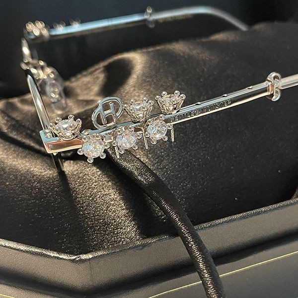 人気アイコン！即発送【ジェントルモンスター x DHEYGERE 偽物】ピアス02 シルバーgm01261