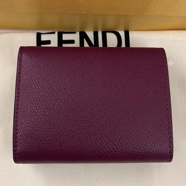 フェンディ 偽物 FFダイヤモンド/ツートン 三つ折り財布 8色 8M0480ALV4F1N1G