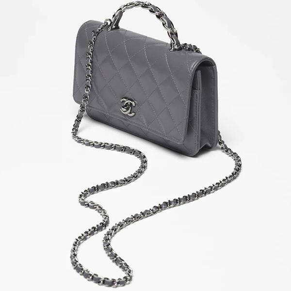 NEWカラー完売必須シャネル チェーンウォレット シャイニー AP3645 B14291 NR652