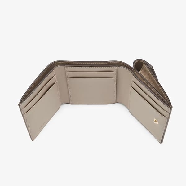 フェンディ 偽物 FFダイヤモンド/ツートン 三つ折り財布 8色 8M0480ALV4F1N1G