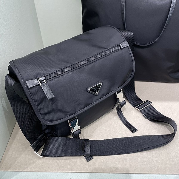 プラダ ナイロンショルダーBAG 偽物 1BD953 メッセンジャー