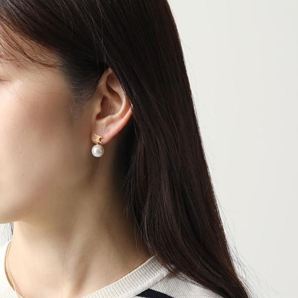 【訳あり特価】セリーヌ トリオンフ パールイヤリング n級品 sl01555