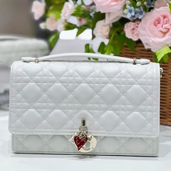 可愛いディオールamour my ディオール トップハンドルバッグ コピー 2色 m0997onjh_m030