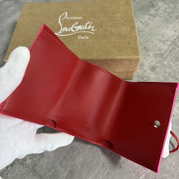 【ルブタン 】loubi54 コンパクトウォレット 偽物
