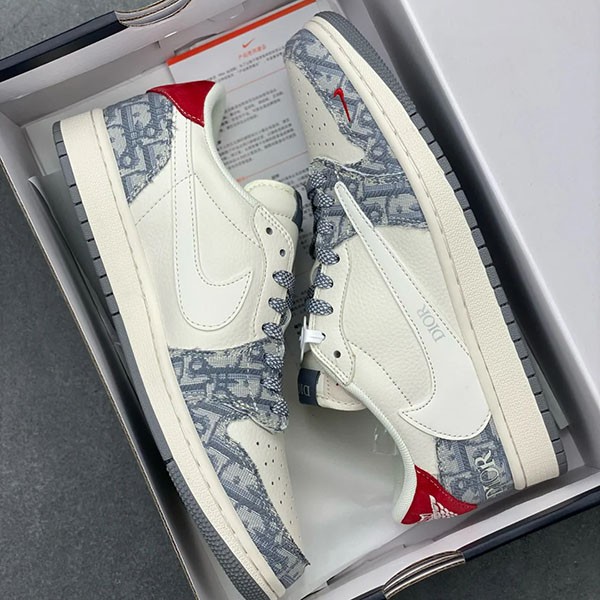 トラヴィス  x Fragment Design x エアジョーダン1  Low OG SP w24102901