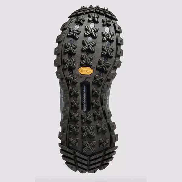 大人気のキュートさモンクレール trailgrip gtx スニーカー j209a4m00040m4325200