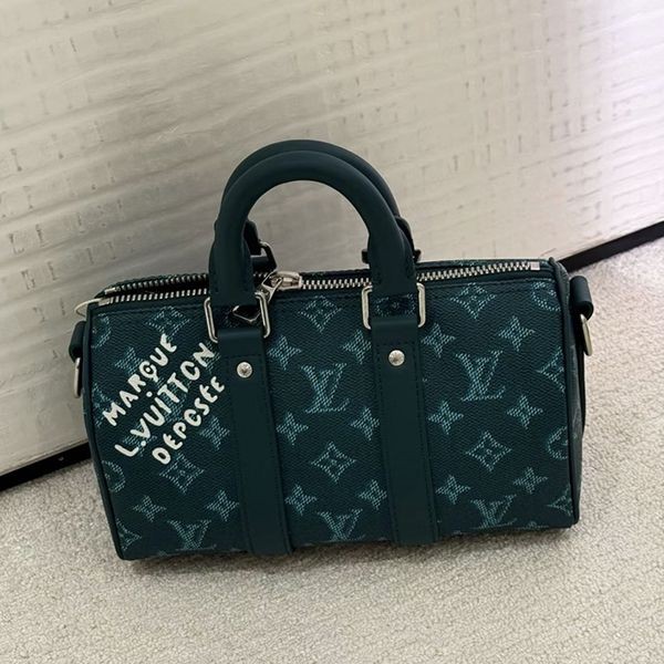 【上品さ際立つ】【肉球チャーム♪】ルイヴィトン キーポル・バンドリエール 25 偽物 m12684