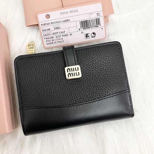 【ミュウミュウ】Compact Wallet ロゴベルト 三つ折り財布 5ML058