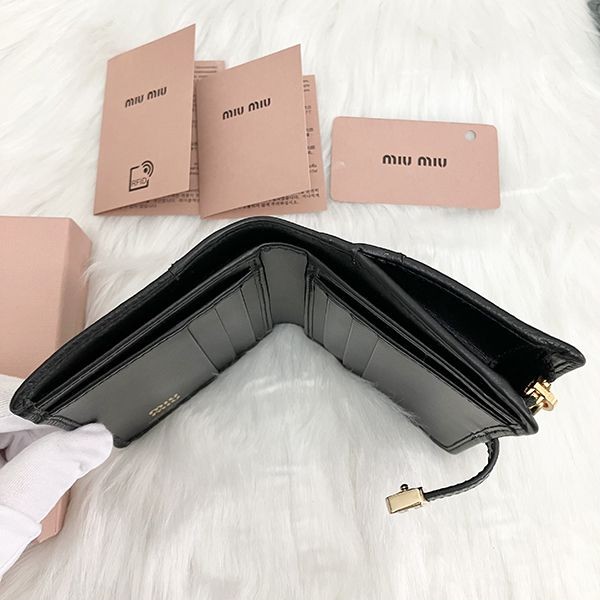 【ミュウミュウ】Compact Wallet ロゴベルト 三つ折り財布 5ML058