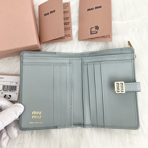 【ミュウミュウ】Compact Wallet ロゴベルト 三つ折り財布 5ML058