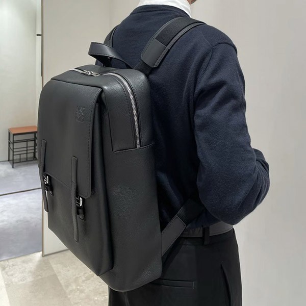 ロエベ ミリタリーバックパック スーパーコピー B553J18X03