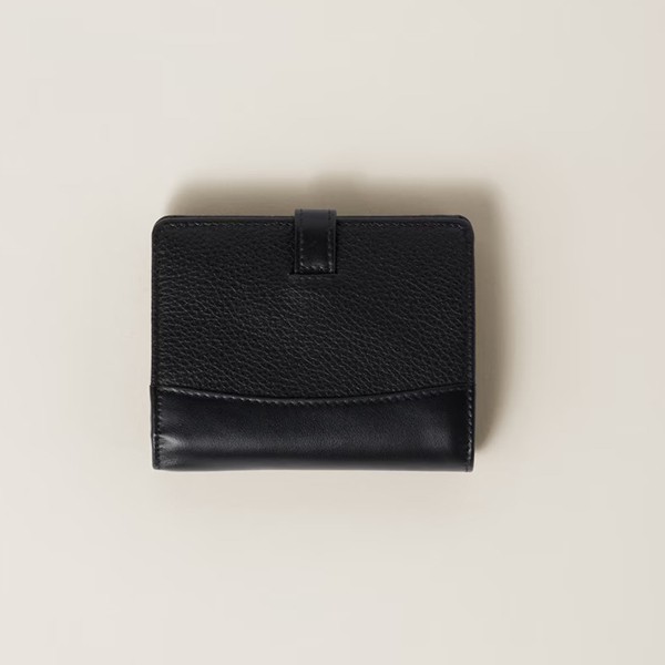 【限定カラー】ミュウミュウ 偽物 Compact Wallet ロゴベルト 三つ折り財布 4色 miu21154