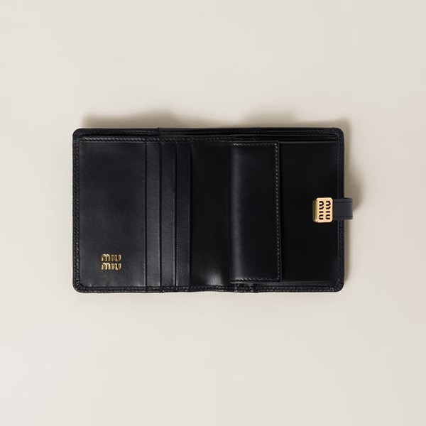 【限定カラー】ミュウミュウ 偽物 Compact Wallet ロゴベルト 三つ折り財布 4色 miu21154