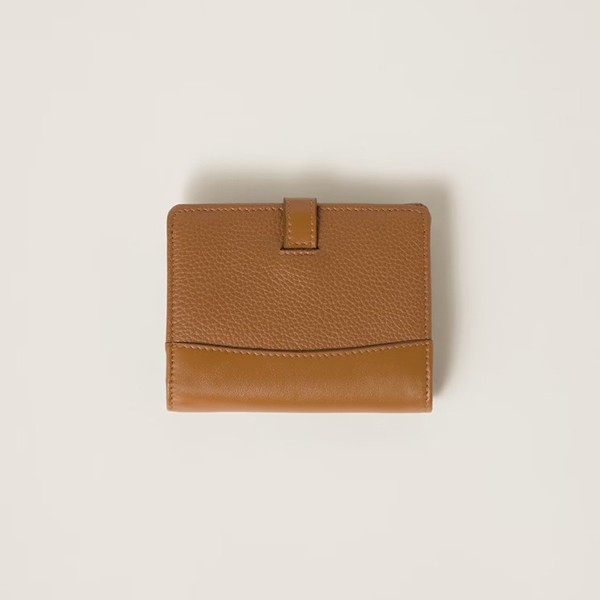 【限定カラー】ミュウミュウ 偽物 Compact Wallet ロゴベルト 三つ折り財布 4色 miu21154