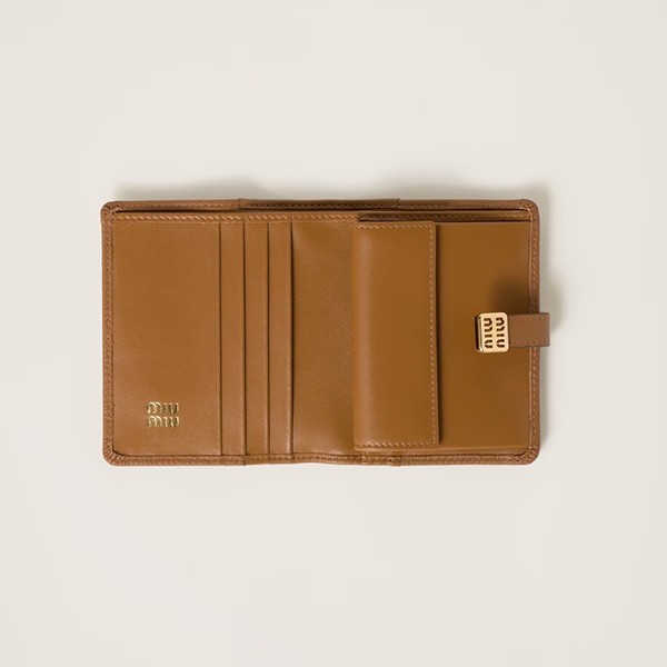【限定カラー】ミュウミュウ 偽物 Compact Wallet ロゴベルト 三つ折り財布 4色 miu21154