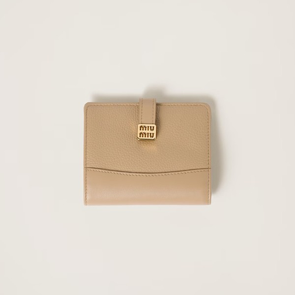 【限定カラー】ミュウミュウ 偽物 Compact Wallet ロゴベルト 三つ折り財布 4色 miu21154