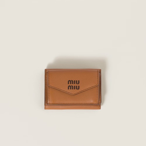 日本よりお得に！すぐ届く ミュウミュウ レザー ミニ 三つ折り 財布 コピー 5MH021_2CSB_F0A2C