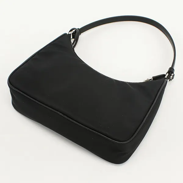 この上なく上品☆プラダ Re-Edition 2005 Re-Nylon ミニバッグ 1N204M