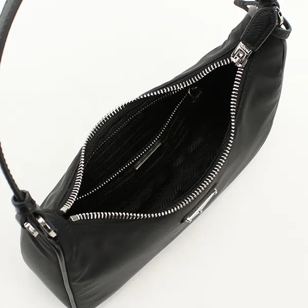 この上なく上品☆プラダ Re-Edition 2005 Re-Nylon ミニバッグ 1N204M