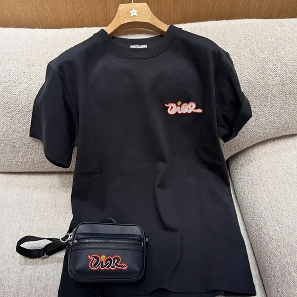 ディオール AND KAWS Tシャツ スーパーコピー 513J696F0554