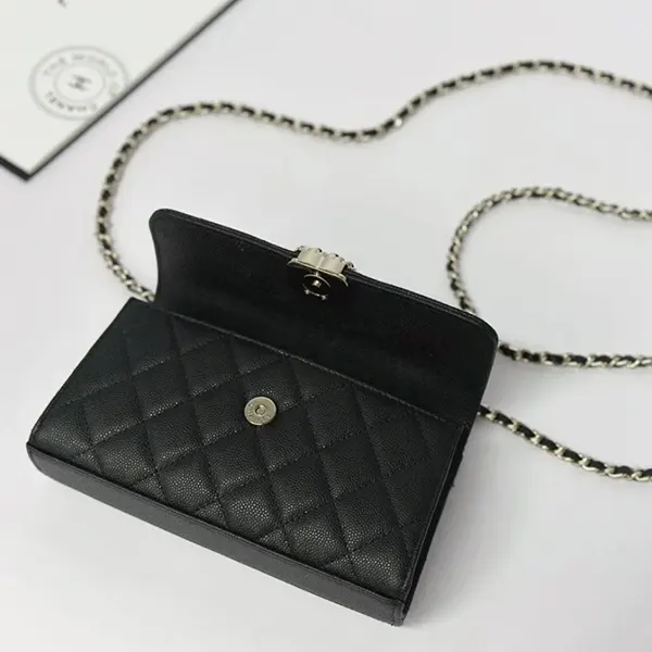 スマートな収納♪シャネル クラッチバッグ コピー フォンケース AP3238-B10307-NAGEP