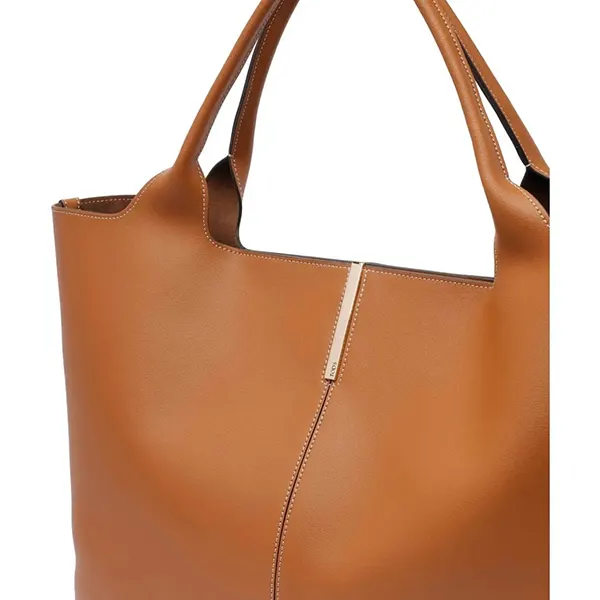注目!トッズ レザーショッピングバッグ 偽物 ミディアム XBWEBRA0300UBL2L83