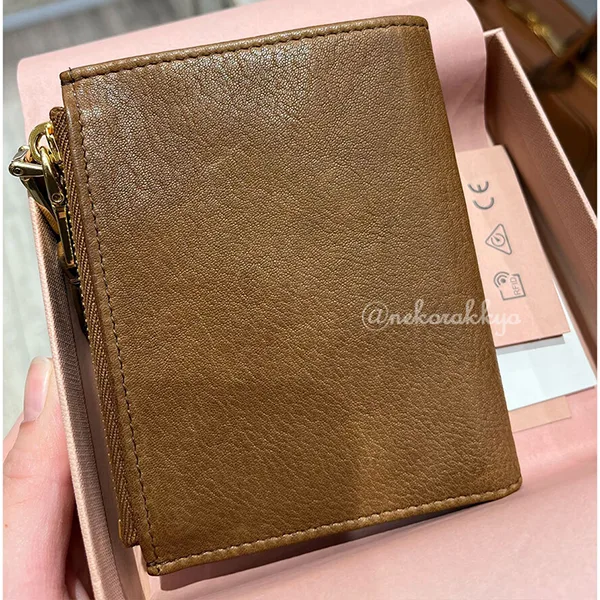 ★日本!!人気！ミュウミュウ 二つ折り財布 偽物 Small nappa leather wallet  5ML024_AEFX_F0316
