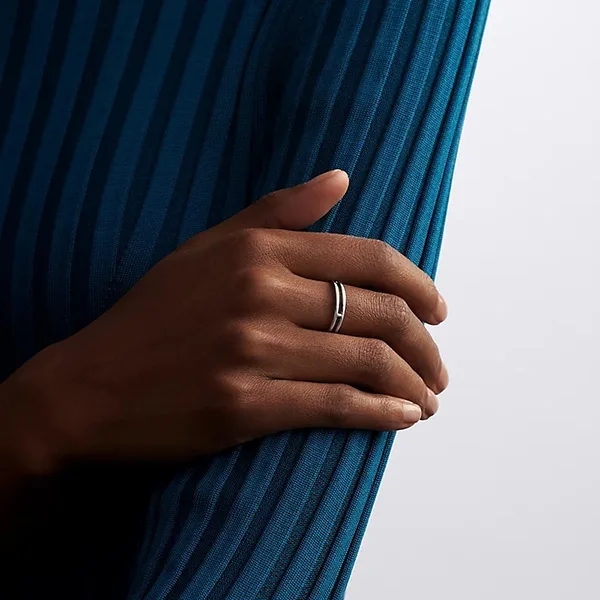口コミエルメス ウェディングリング 偽物 アリアンヌ結婚指輪 H119834B