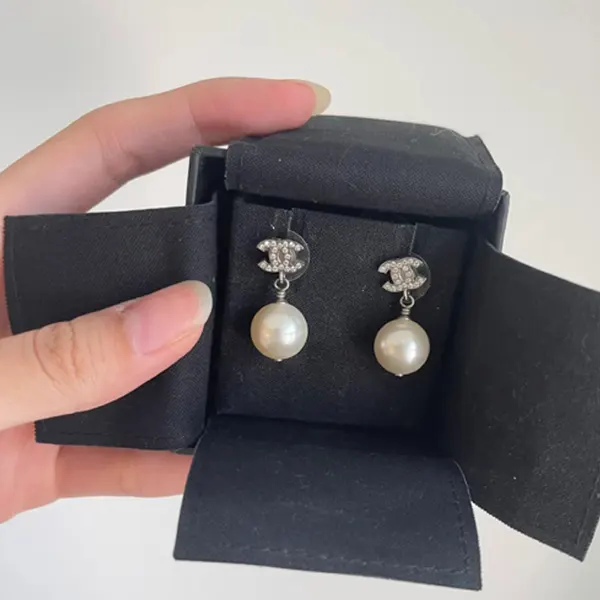☆安い☆シャネル CCマーク パールピアス AB6084 B05306