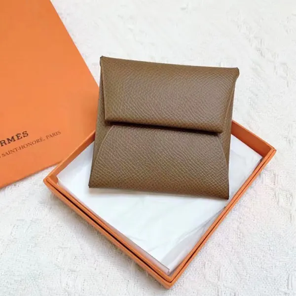(オシャレで機能的》エルメス Bastia ウォレット コピー H041054CK18