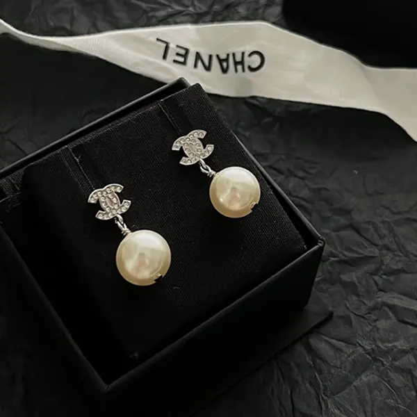 ☆安い☆シャネル CCマーク パールピアス AB6084 B05306