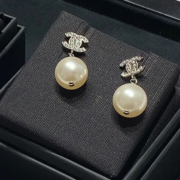 ☆安い☆シャネル CCマーク パールピアス AB6084 B05306