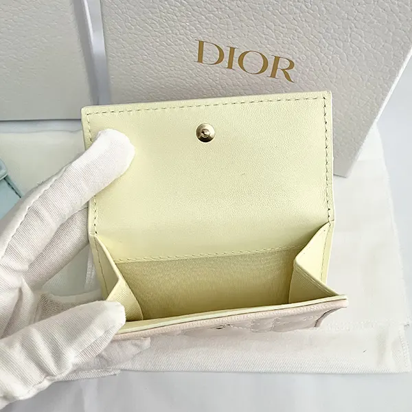 ディオール 偽物 ラムスキン バイカラー財布 Compact Wallet S0181ONIW