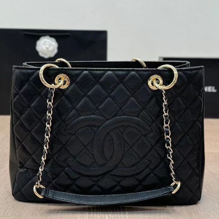 ☆再入荷☆ シャネル偽物 GSTトート ココマーク ハンドバッグ ゴールド金具 A509951