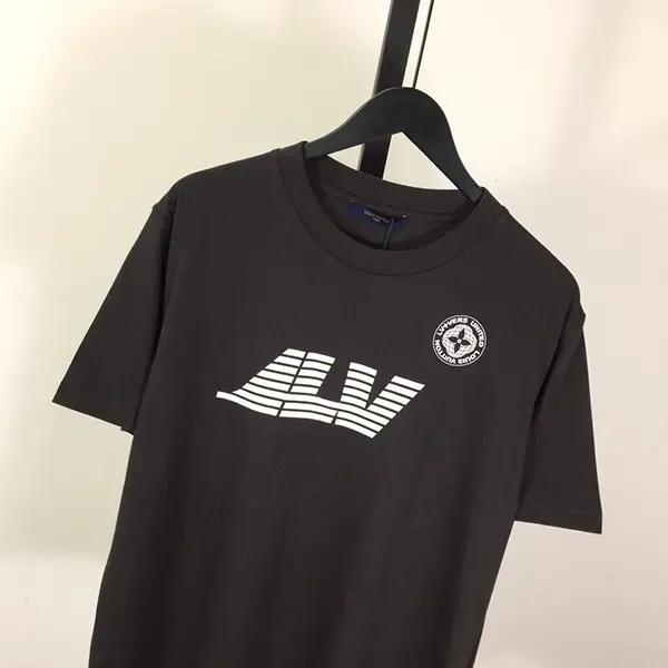 ルイヴィトン ウォッシュドプリンテッド コットンTシャツ 1AHCLA