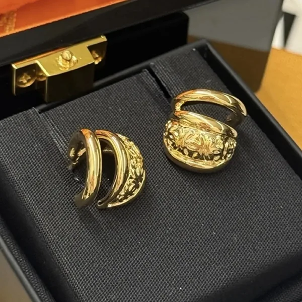 シャネル ピアス N級品 ゴールド ABG094【さりげないCCロゴがお洒落♪】