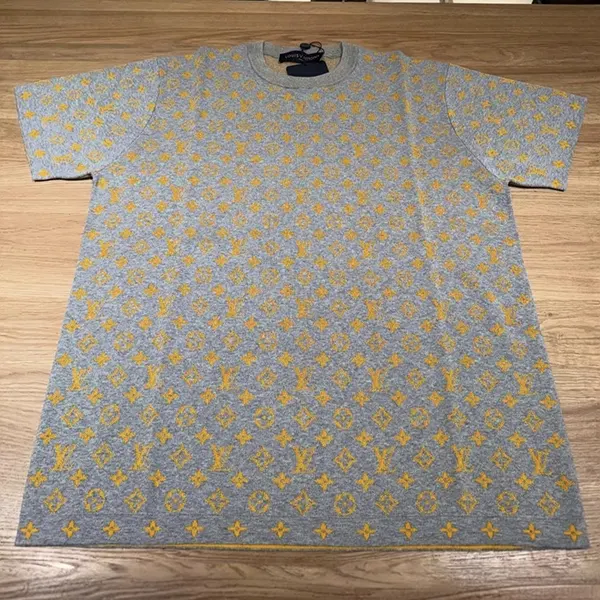 2025SSルイヴィトン モノグラム 半袖Tシャツ コピー 1AHVPA