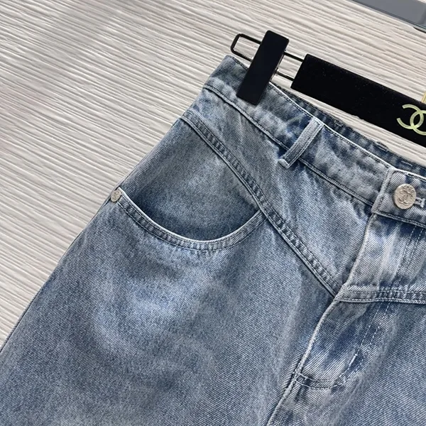 ユニークなデザインバカンスから普段使いまでココビーチ シャネル デニムスカート 偽物 cc257262