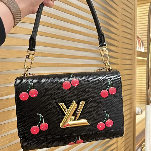 (セールで破格)ルイヴィトン LV × TM ツイスト MM ブラック M14094