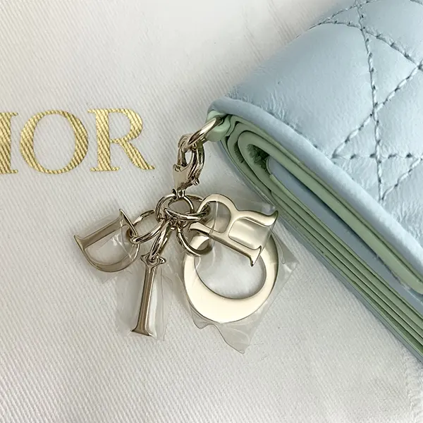 ディオール 偽物 ラムスキン バイカラー財布 Compact Wallet S0181ONIW